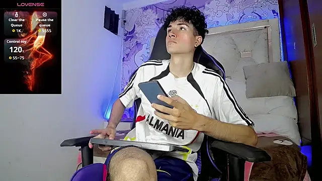 johnny_cagee's Live XXX Chat