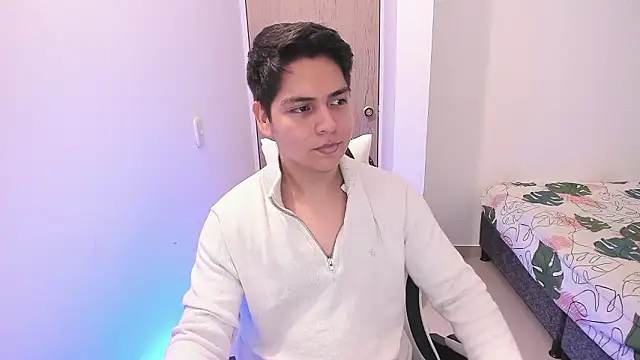 Show modela Asta_YunoXXX na web-kameri