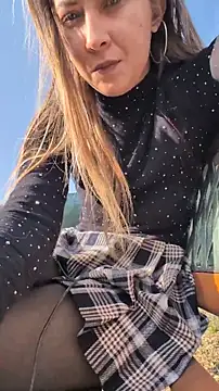 Chat +18 de Risky_julia2330 ao vivo