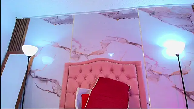 Chat XXX en directo de AlyaThompson