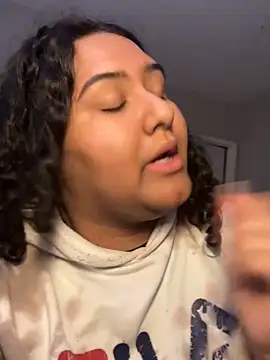 Angeliccreamyrican 现场XXX聊天