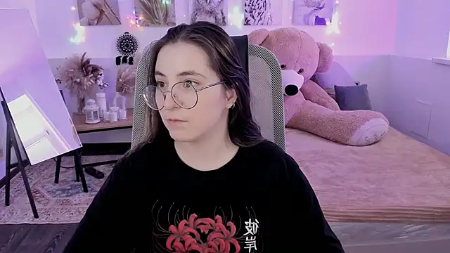 VirtuallVoyant's Live XXX Chat