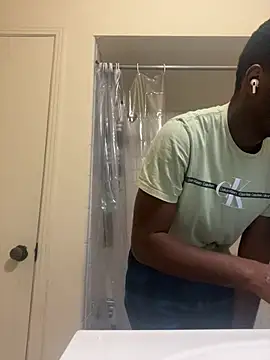 ThickDic28: онлайн-секс-чат