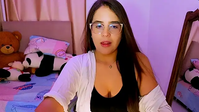 _alicia_z Adlı Modelin Canlı XXX Sohbeti