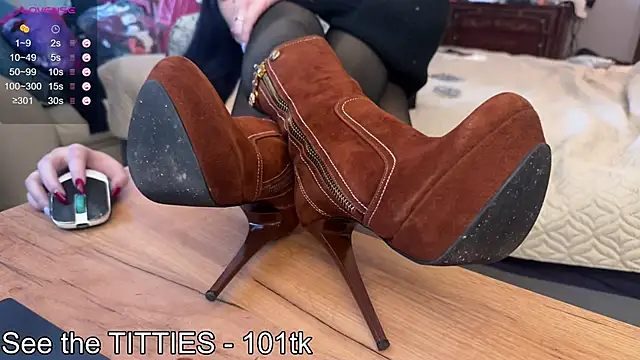 emily_is_here_'s Live XXX Chat