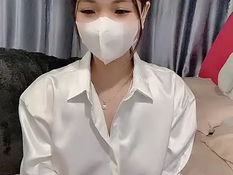 Lucy681 在線直播表演