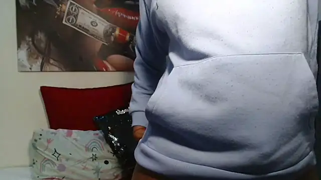 Moreish-06's Live XXX Chat