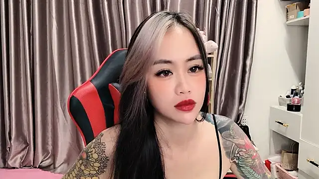 Lookme8's Live XXX Chat