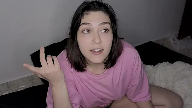 soysara15's Live XXX Chat