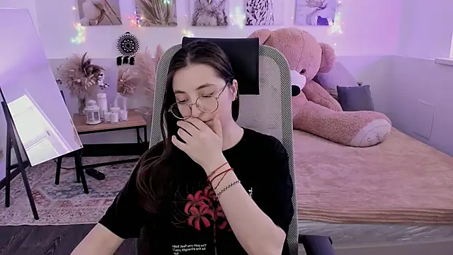 VirtuallVoyant's Live XXX Chat