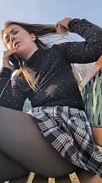 Risky_julia2330's Live XXX Chat