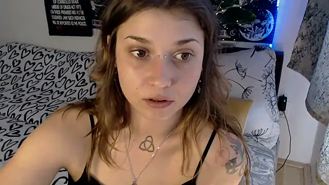 AlienforTwentyn Live XXX chat