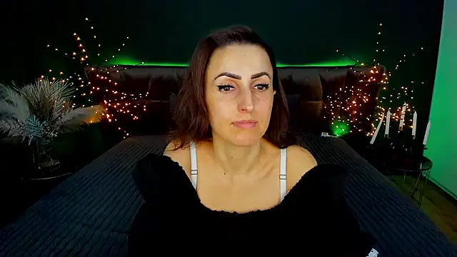 Show modela Rebecca_Diamond na web-kameri