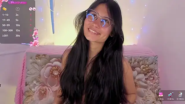 NayeCloudn Live XXX chat