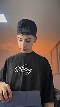 Sebastian_Reed 现场XXX聊天