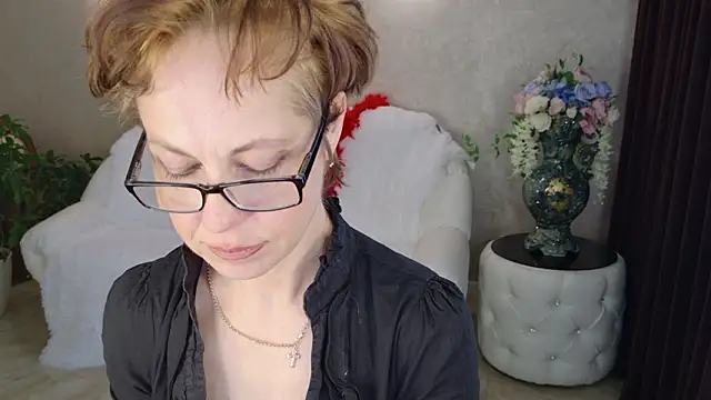 LioraWeiss' Live XXX Chat