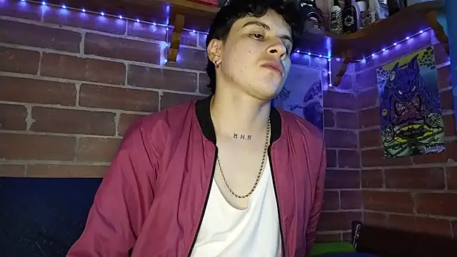 XXX chat uživo modela PaulDamico