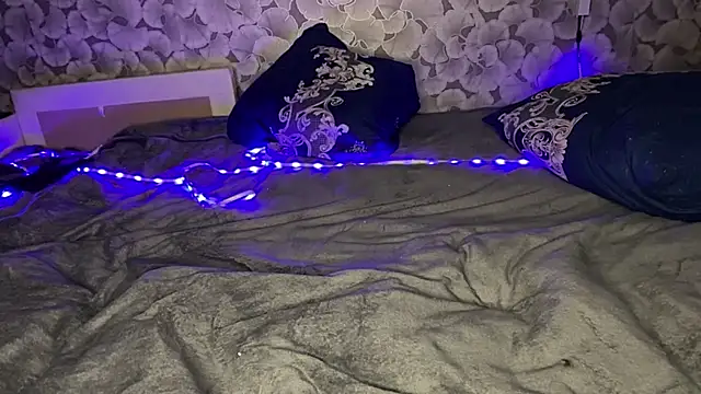 IeshaOsorio: απευθείας συνομιλία Χ ΧΧ