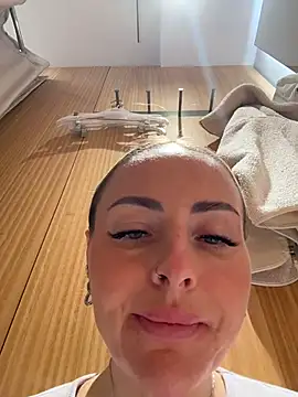 EmaSalis' Live XXX Chat