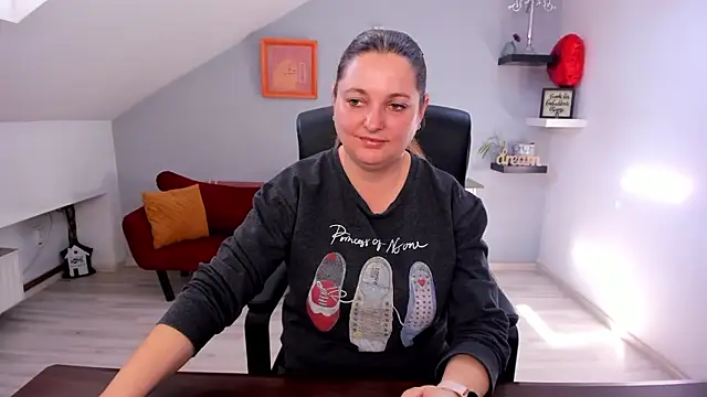 دردشة LollaGirl الجنسية المباشرة