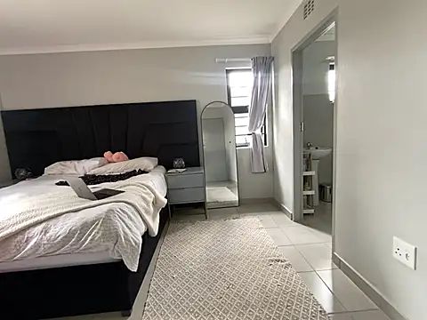 MissLola27 Show Webcam