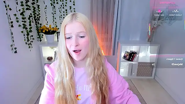 دردشة Laly_Peach الجنسية المباشرة