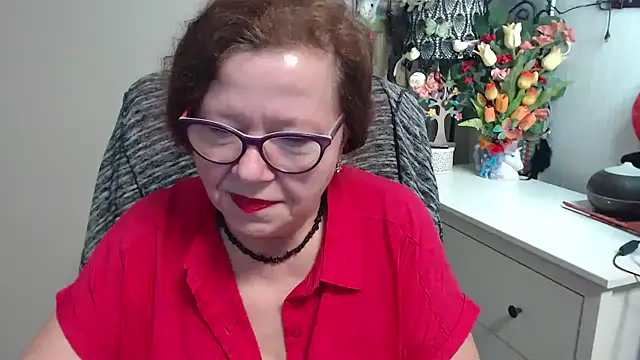 Онлайн чат XXX Adelewildx