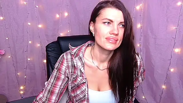 MilaLoona's Live XXX Chat