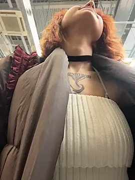 RosieSecret Adlı Modelin Canlı XXX Sohbeti