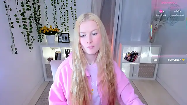 Laly_Peach Adlı Modelin Canlı XXX Sohbeti