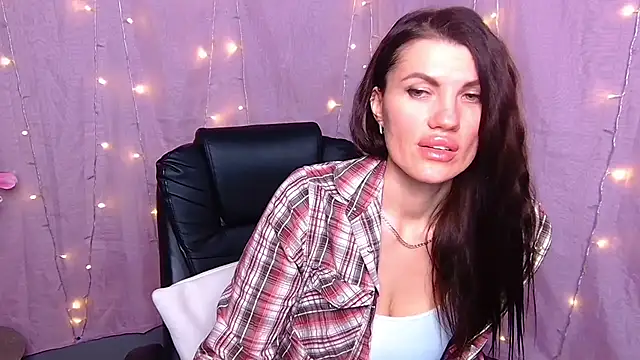 MilaLoona: απευθείας συνομιλία ΧΧΧ