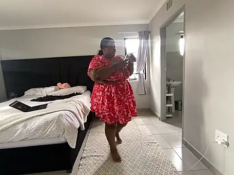 MissLola27: απευθείας συνομιλία ΧΧΧ