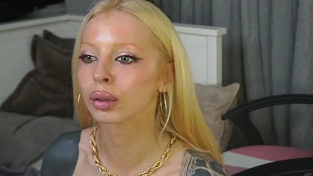 XXX chat uživo modela LanaReals