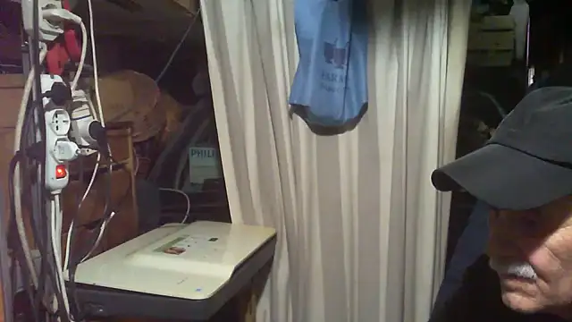 nonnomaturobisex's Live XXX Chat