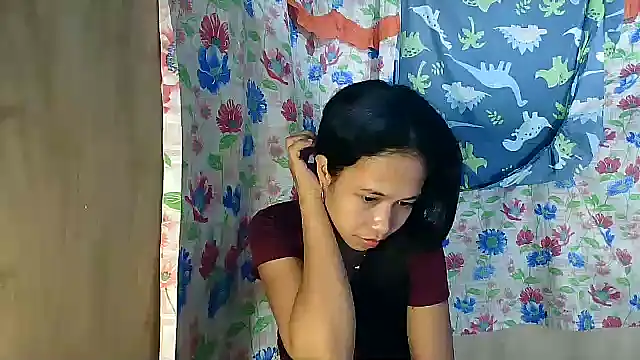 PinaySkinnyGirl's Live XXX Chat