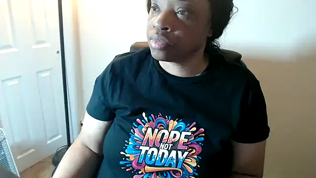 Sexymona1218 即時 XXX 聊天