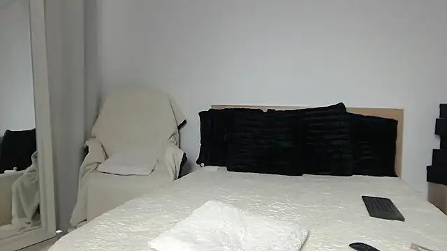 Layla23a: онлайн-секс-чат