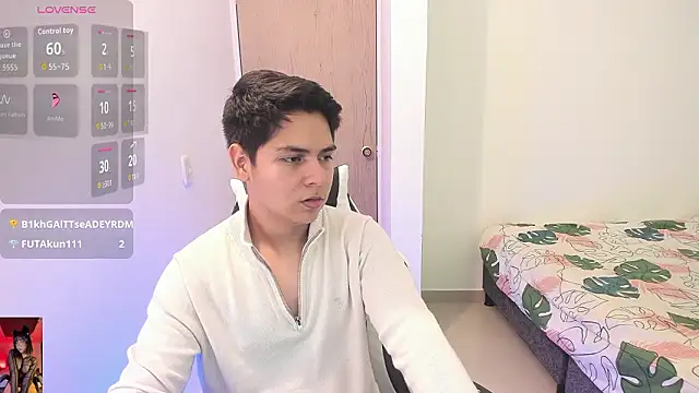 Show modela Asta_YunoXXX na web-kameri