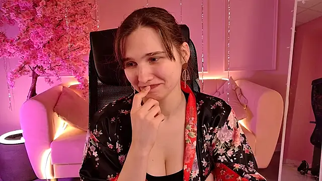 TessaMill 现场XXX聊天