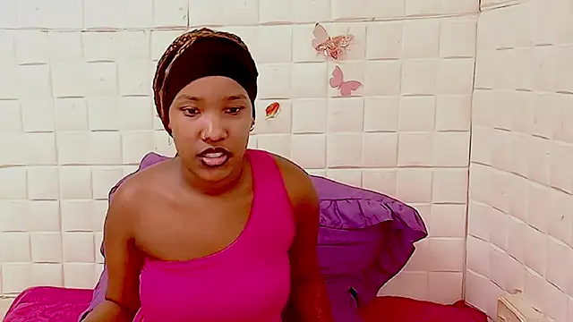 Chat +18 de EroticSexyPrada ao vivo