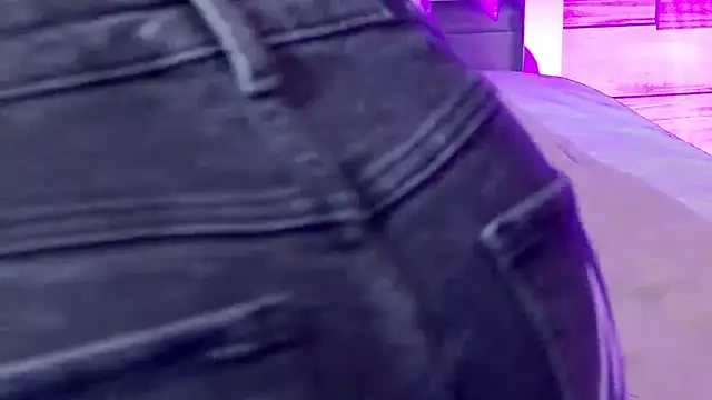 LunaHart's Live XXX Chat