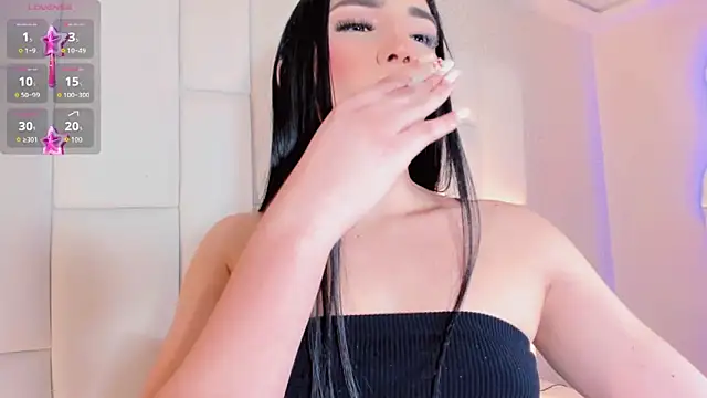 andrea_alvarz's Webcam Show