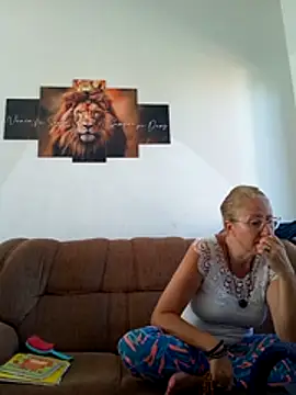 MILEIDE980 即時 XXX 聊天