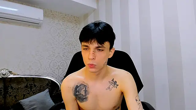 ClarkBev live XXX chat