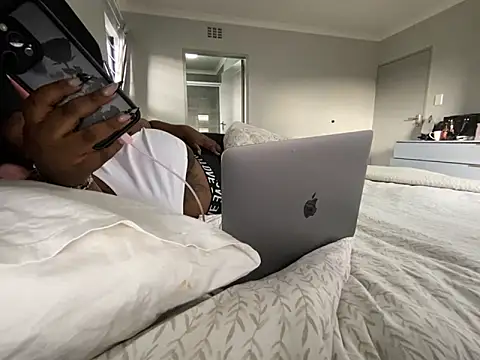 MissLola27 webcam show