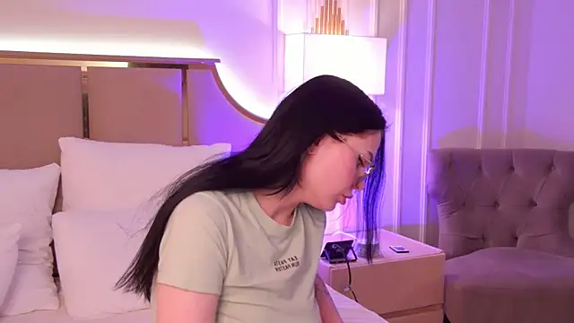 CindyMil: онлайн-секс-чат