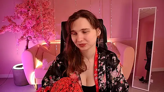 TessaMill: онлайн-секс-чат