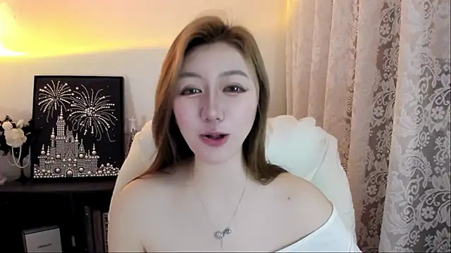 Cute_Mango Adlı Modelin Canlı XXX Sohbeti