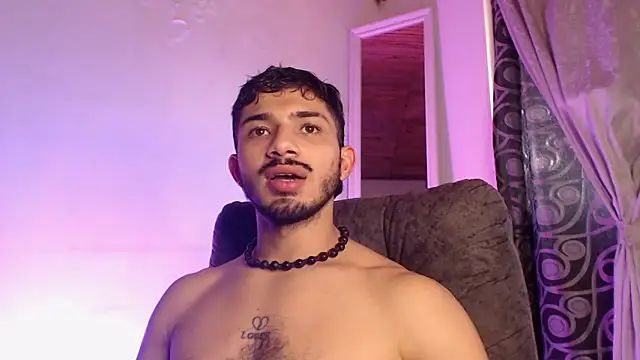 ArturoCardona_'s Live XXX Chat