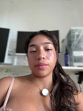 Bellafr Show in webcam